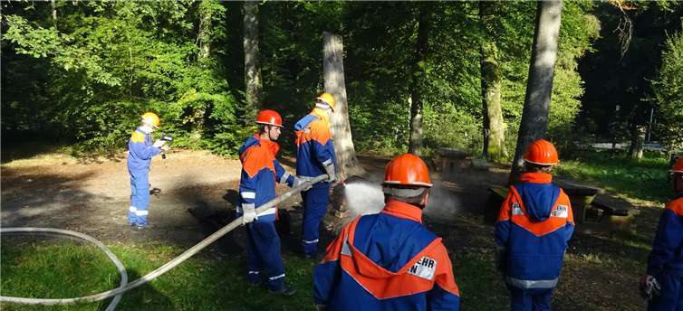 Auch der Umgang mit dem Schlauch will geübt werden.