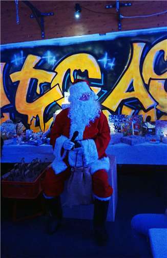 Auch der Weihnachtsmann kam zu Besuch. Foto: privat