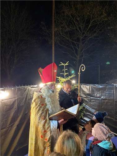 Auch der heilige Mann stattete den Pfadfindern einen Besuch ab.