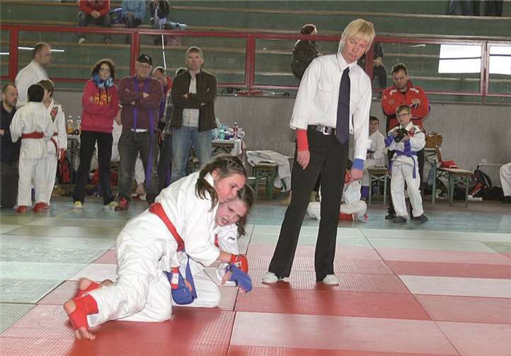 Auch der weibliche Nachwuchs kämpfte hart um Titel und Platzierungen.