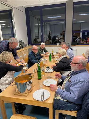 Auch der zweite Kochabend in Kooperation der Kreis-VHS mit dem Klimaschutzmanagement des Westerwaldkreises war ein voller Erfolg. Foto: Pressestelle der Kreisverwaltung