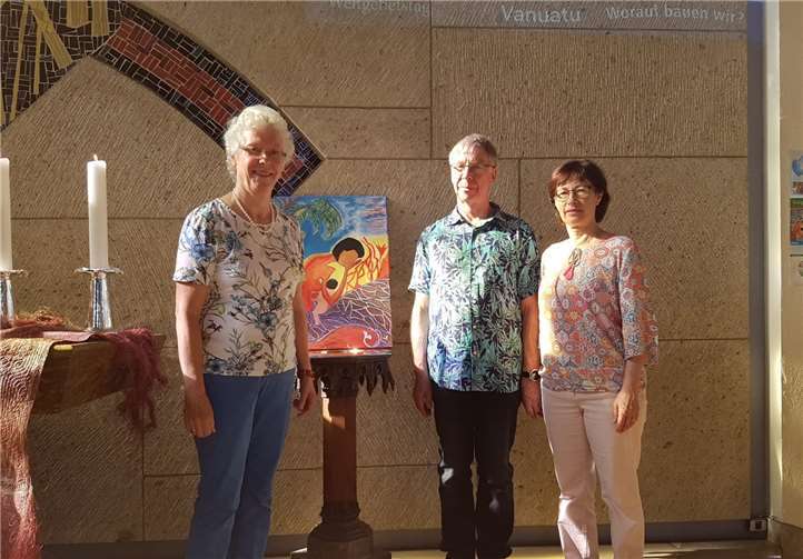 Auch die 90-jährige Irma Günzel wollte einen Beitrag leisten und fertigte mit ihrer Malkunst eine Nachbildung des Titelblattes des Weltgebetstages 2021, die zum Verkauf angeboten wird. Susanne Schneider (links) und mit ihr Ursula und Jürgen Knopp danken für die großzügigen Spenden, die an das Weltgebetstags-Komitee überwiesen werden können. Foto: privat