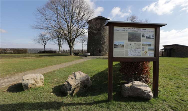 Auch die Aachen Frankfurter Krönungsstraße ist einbeliebter Radweg Hier entlang der Fritzdorfer Mühle.