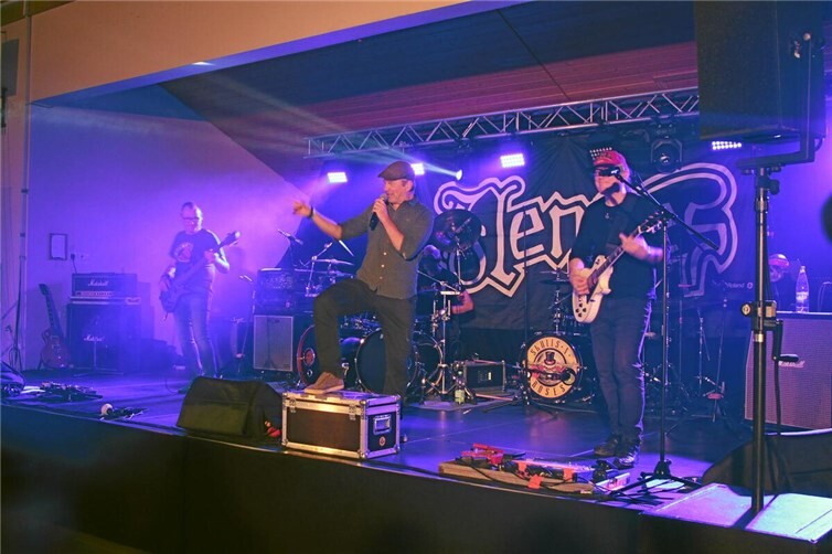 Auch die Band Flennes begeisterte die Zuschauer.  Foto: Archiv Flennes