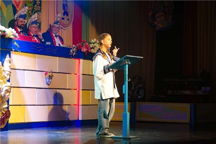 Auch die Bendorfer Narrenzunft muss mit der Zeit gehen und präsentierte, anstatt den Bendorfer Lausjung, das Bendofer Lausinchen.