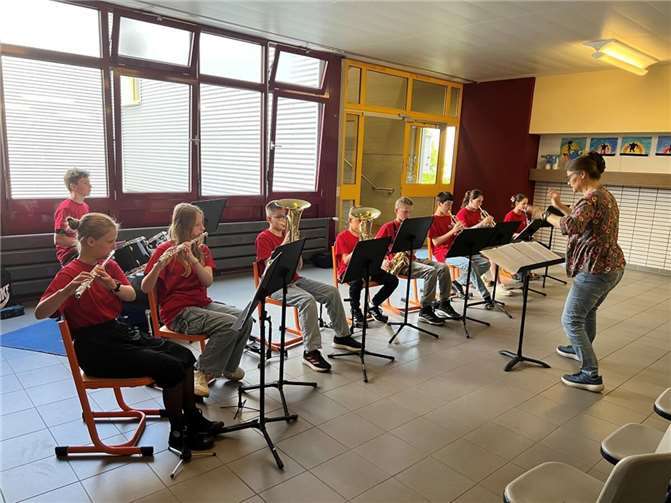 Auch die Bläserklasse unter Leitung von Sandra Sänger hieß alle musikalisch willkommen. Foto: privat