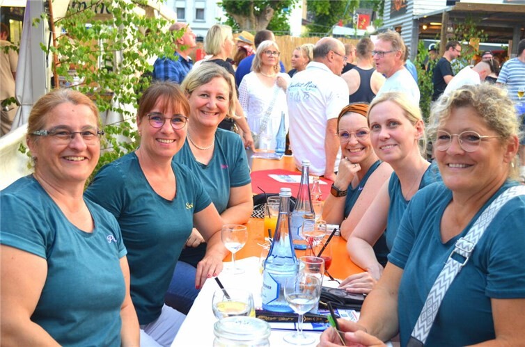 Auch die Brohler Karnevalsprinzessin samt Hofstaat amüsierte sich prächtig. Foto: AKS