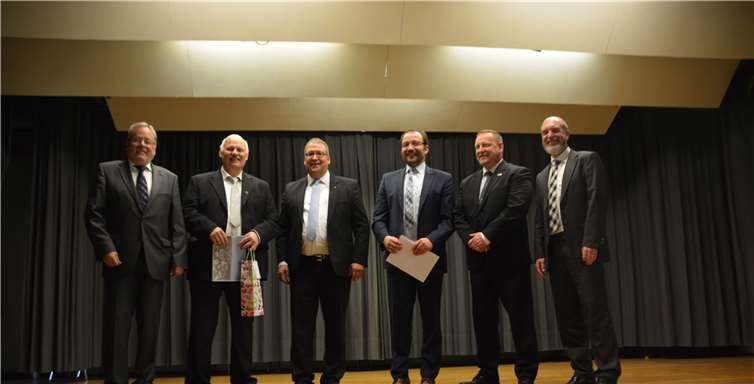 Auch die Bürgermeister sagten Dankeschön! Von links:Peter Josef Schmitz, Erich Fuchs, Stefan Friedsam,Norbert Klapperich, Thorsten Kabuth und Rudolf Wingender