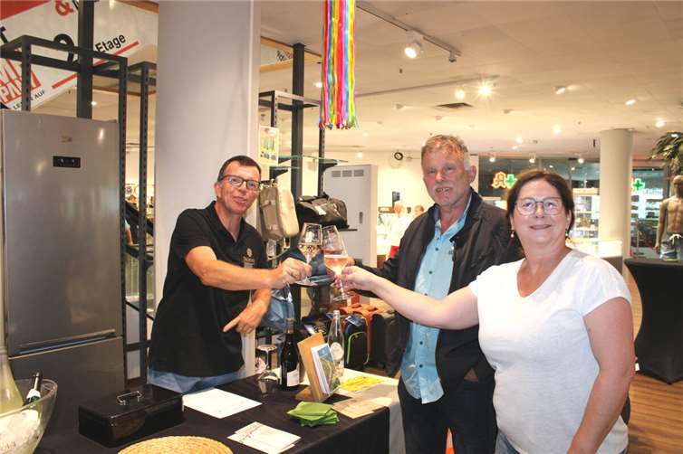 Auch die Dagernova Weinmanufaktur war mit hervorragenden Ahr-Weinen und alkoholfreien, sommerlichen Genüssen bei „Sommerbunt“ dabei.