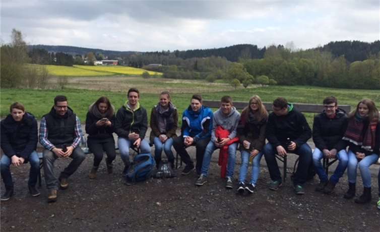 Auch die Dorfjugend ließ sich eine Teilnahme an der Maiwanderung nicht nehmen. privat