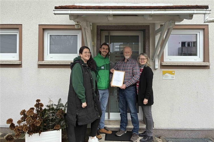 Auch die „Ferienwohnung Charlotte“ wurde mit der Urkunde als Partner im Netzwerk „Nachhaltiges Reiseziel Westerwald“ bedacht. 