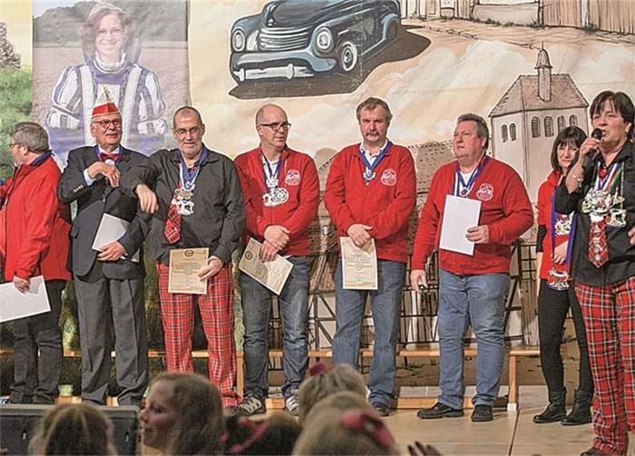 Auch die Föderation Europäischer Narren zeichnete eine Reihe von Karnevalisten beim Prinzenempfang in Wormersdorf aus.