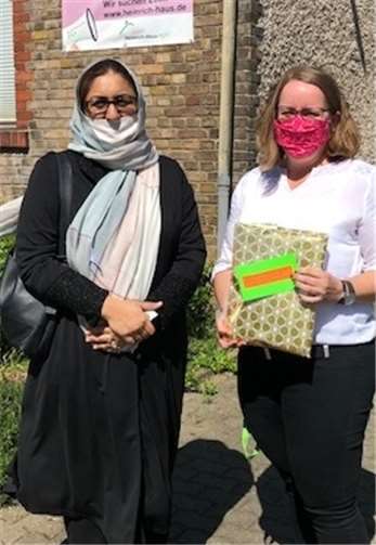 Auch die Frauenorganisation Lajna Imaillah der Ahmadiyya Muslim Gemeinde in Neuwied hat das Heinrich-Haus mit sog. Alltagsmasken unterstützt. Foto: Heinrich-Haus