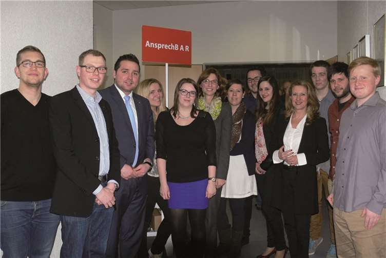 Auch die Jusos des Landkreises waren beim Neujahrsempfang mit von der Partie und suchten den Kontakt zur Ministerin.-TE-