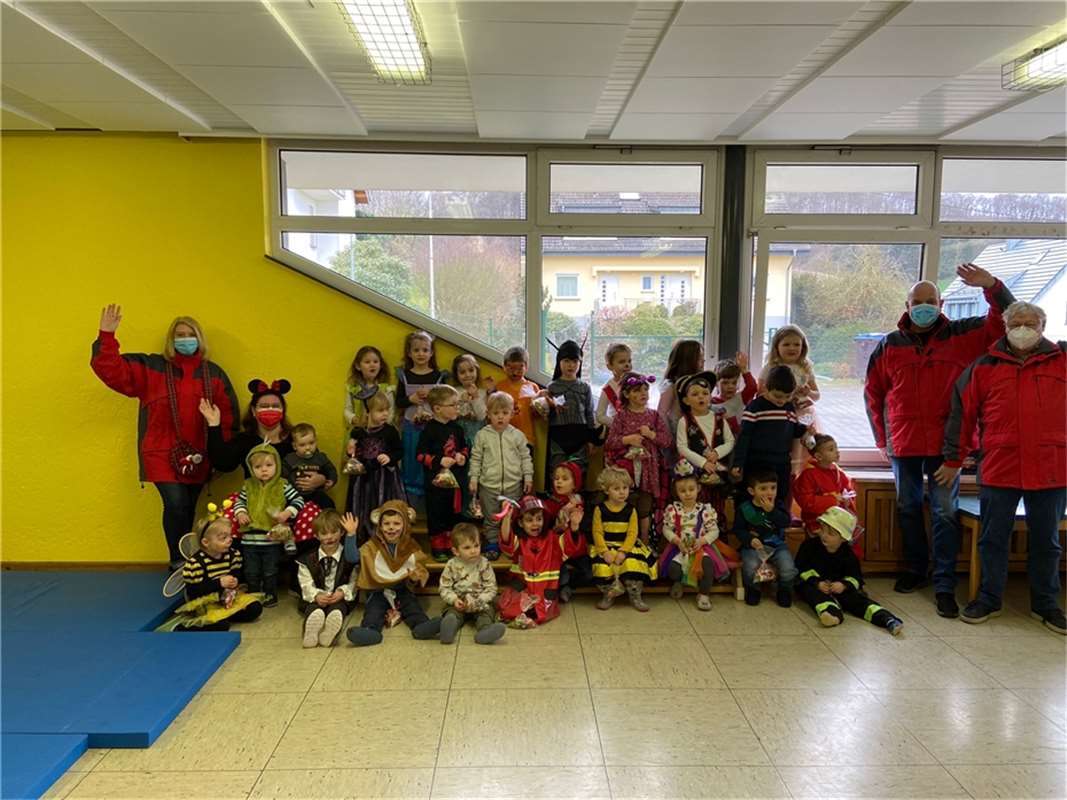  Süße Überraschung für Schul- und Kindergartenkinder Illustration 