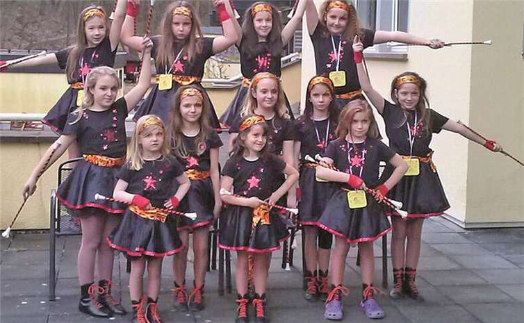 Auch die Kindergruppe führte beim Vorstellabend ihren neuen Tanz und die neuen Kostüme vor. AB