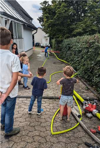 Auch die Kleinen übten sich an der Spritze.