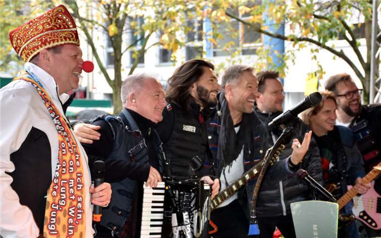 Auch die Kultband Höhner war mit dabei.