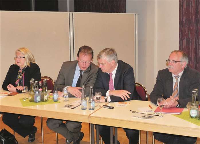 Auch die Landtagsabgeordnete Hedi Thelen und VG-Bürgermeister Jörg Lempertz nahmen an dem Unternehmertreffen teil.