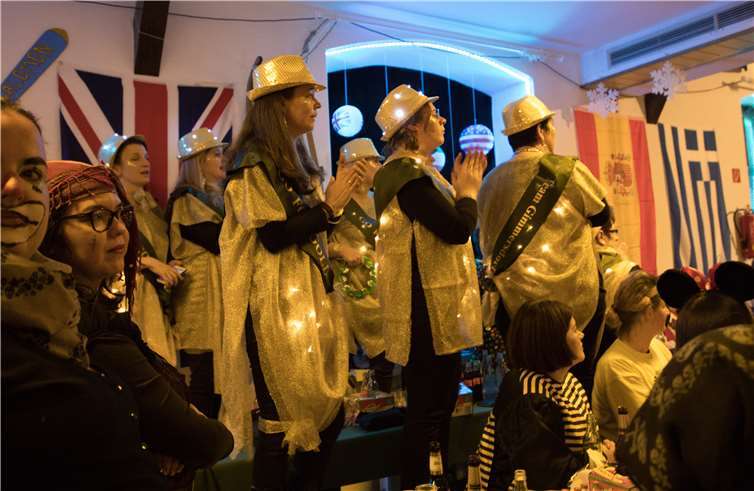 Auch die Lindenblüten standen zwischenzeitlichklatschend und schunkelnd auf den Bänken.
