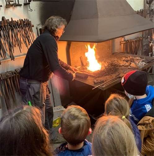 Auch die Musikschmiede wurde besucht. Fotos: privat