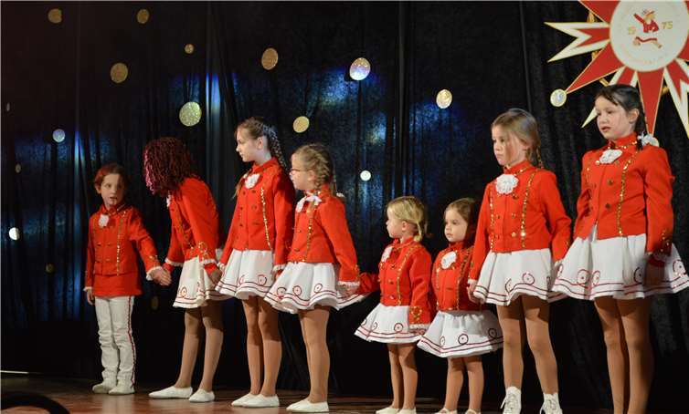 Auch die Piccolos der Rot-Weißen Funken standen auf der Bühne.