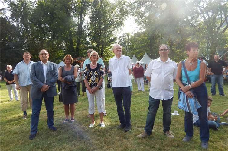 Auch die Ratsmitglieder kamen zum Burgen- und Parkfest 2016. 
