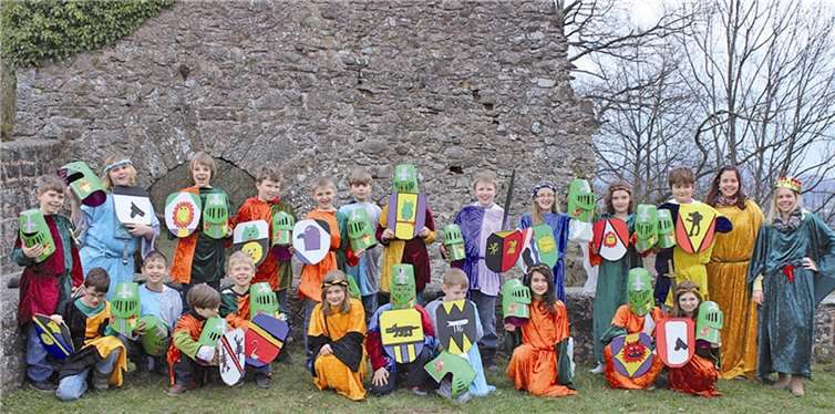Auch die Schüler/Innen der 4b bewährten sich als tapfere Ritter.