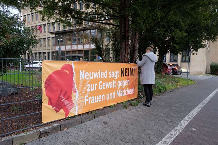Auch die Stadt Neuwied positioniert sich deutlich gegen jegliche Gewalt an Frauen. Quelle: Stadt Neuwied