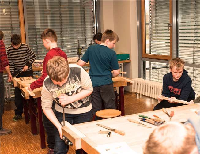 Auch die Wahlpflichtfächer präsentieren sich - hier das Wahlpflichtfach „TuN“ (Technik und Naturwissenschaft).