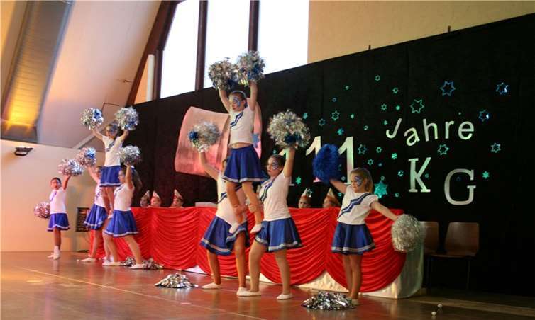 Auch die Waldorfer Majorettes wussten auf der Kindersitzung zu überzeugen. WER