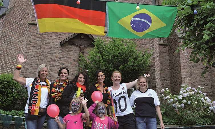 Auch die Weltmeisterschaft wurde groß geschrieben: Deutschland, Brasilien und Unkelbach.