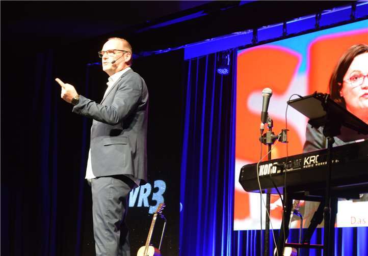 Auch die ehemalige Bundesarbeitsminsiterin Andrea Nahles bekam in Remagen ihr Fett weg.