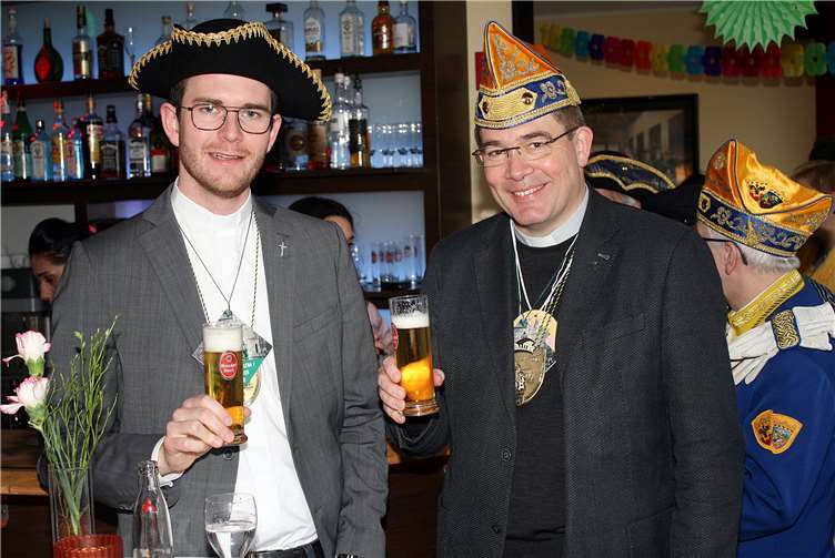 Auch die hohe Geistlichkeit war beim Narrengericht mit von der Partie.