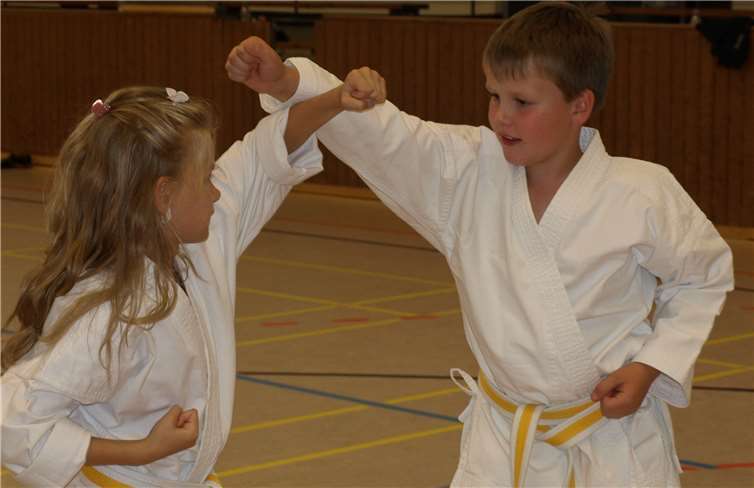 Auch die jüngeren Karateka waren mit Eifer dabei