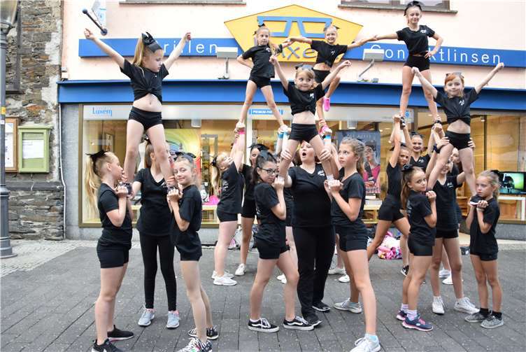Auch die kleinen Cheerleader vom DJK Andernach hatten ihren großen Auftritt.