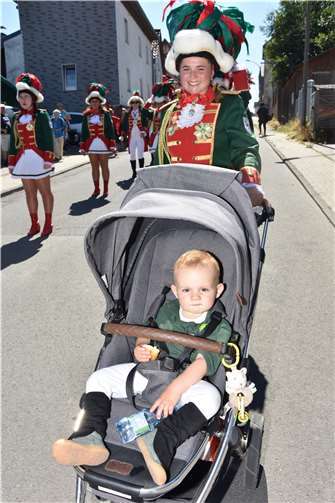 Auch die kleinsten Karnevalisten waren im Festzug vertreten.