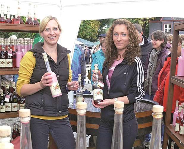 Auch die süßen Pfirsich-Liköre standen auf der Proben-Liste der Pfirsich-Freunde ganz vorne.