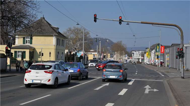 Auch diese große Ampelanlage in der Koblenzer Straße wurde auf LED umgerüstet und mit modernster Steuerungstechnik ersehen. Foto: Stadt Andernach/Maurer