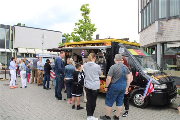 Auch dieser Grill-Food Truck war bei den Gästen überaus beliebt.