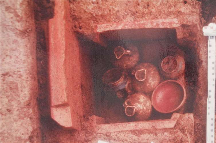 Auch dieser Urnenfund ist ein Zeuge der römischen Vergangenheit Breisigs.