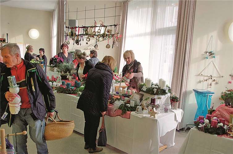 Auch dieses Jahr fanden wieder zahlreiche Besucher ihren Weg zum Adventsbasar des Seniorenzentrums Marienstift in Andernach, wo selbst Gemachtes rund um Weihnachten ausgestellt wurde.privat