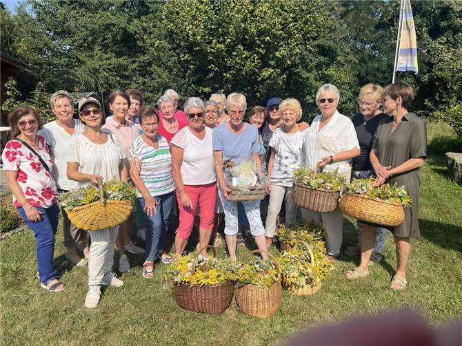 Auch dieses Jahr traf sich wieder eine Gruppe von Frauen auf dem Katharinenhof bei Hilde Kurp.  Foto: privat