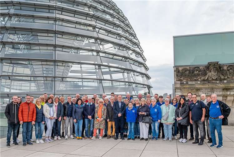 Auch ein Fototermin auf der Besucherebene im Reichstagsgebäude stand auf der Agenda.  Foto: StadtLandMensch-Fotografie im Auftrag des BPA