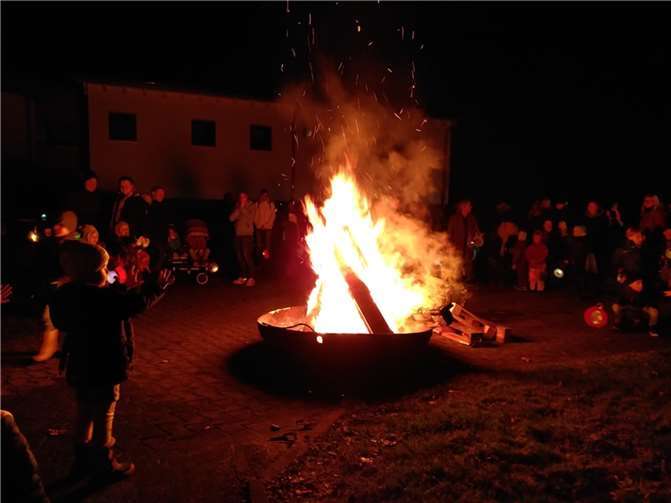 Auch ein Martinsfeuer durfte nicht fehlen.Quelle: VG Puderbach