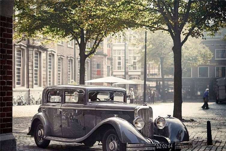 Auch ein Panhard x72 ist angemeldet.