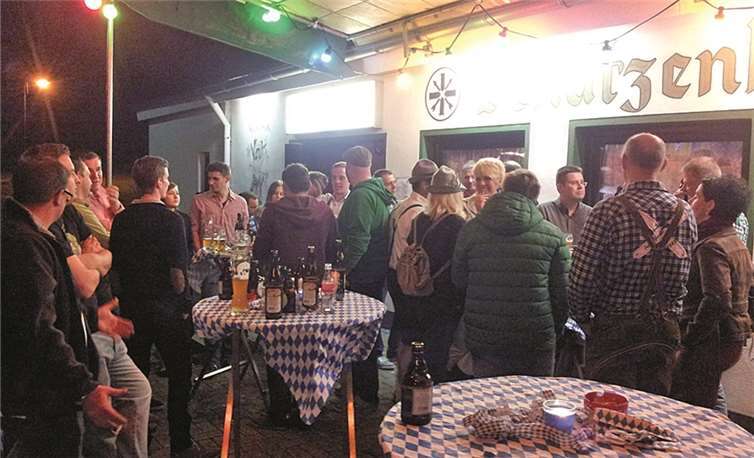 Auch ein kurzer Stromausfall konnte das Fest nicht schmälern. privat