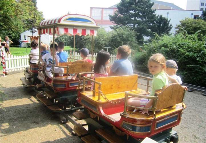 Auch eine Dampfeisenbahn wird zu den Attraktionen beim Kinderfest gehören.  privat