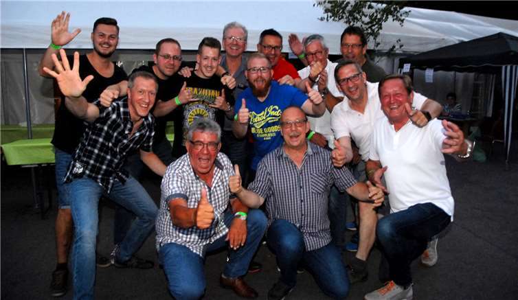 Auch eine „wilde“ Truppe: Seit 50 Jahren gibt es den Kegelsportverein Grün-Weiß Isenburg.Aktuell ist eine Mannschaft in die Rheinland-Pfalz-Liga aufgestiegen. Fotos: KER