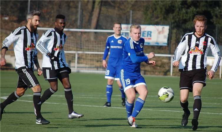 Auch für Matthias Strahl (rechts) war nach 45 Minuten Schluss.